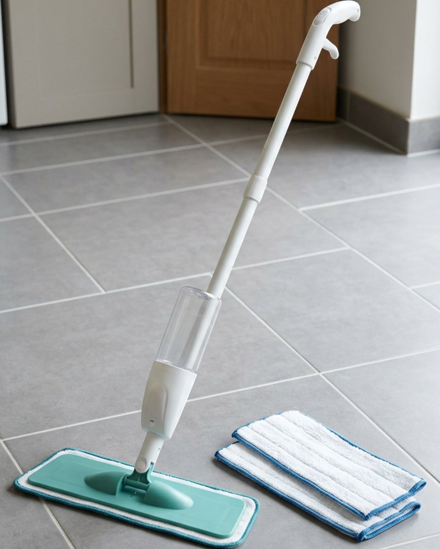 Tuxan Spray Flat Mop 128 cm with 450 ml Bottle Jade - Lifestyle view